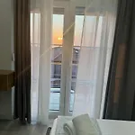 Sunset Horizon Apartment *