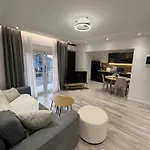Sunset Horizon Apartment *